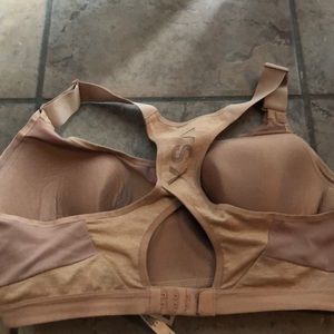 Nude 38DD Victoria sport